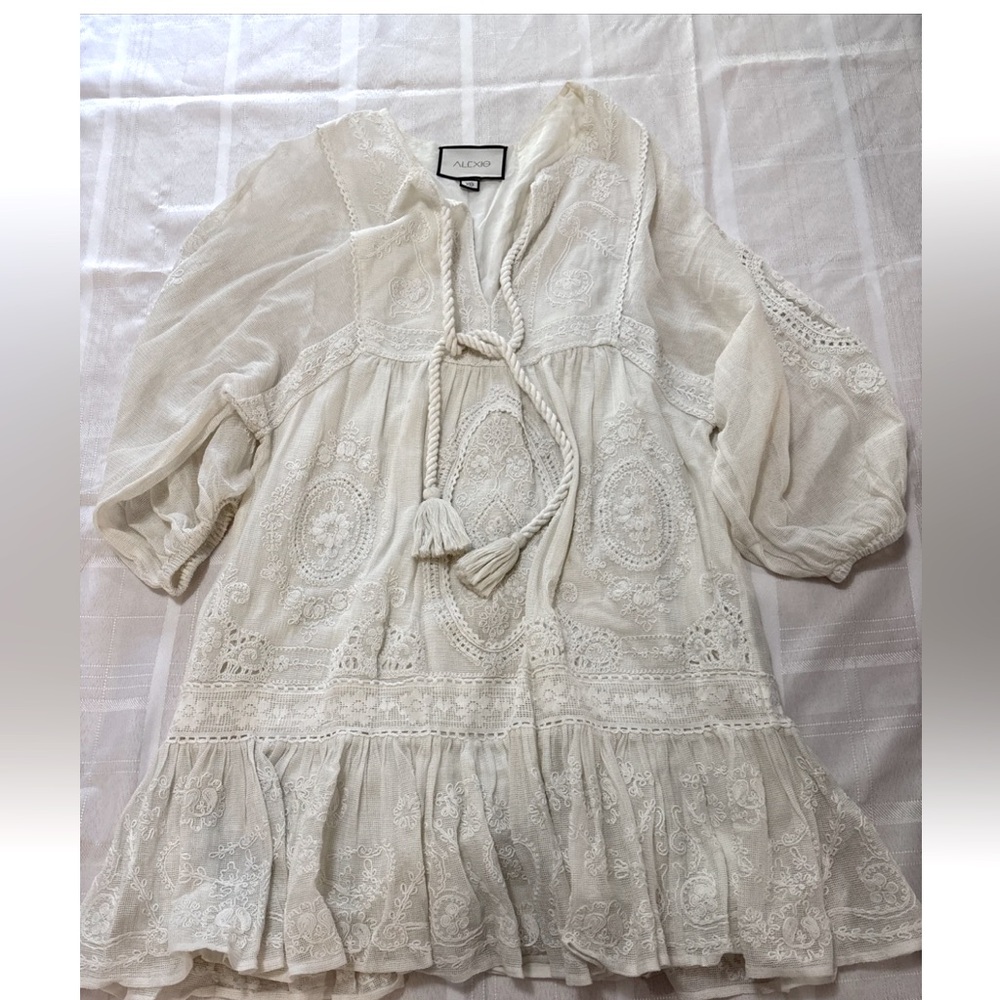 🤍 Alexis Ivory Lace Dress – Size XS  🤍